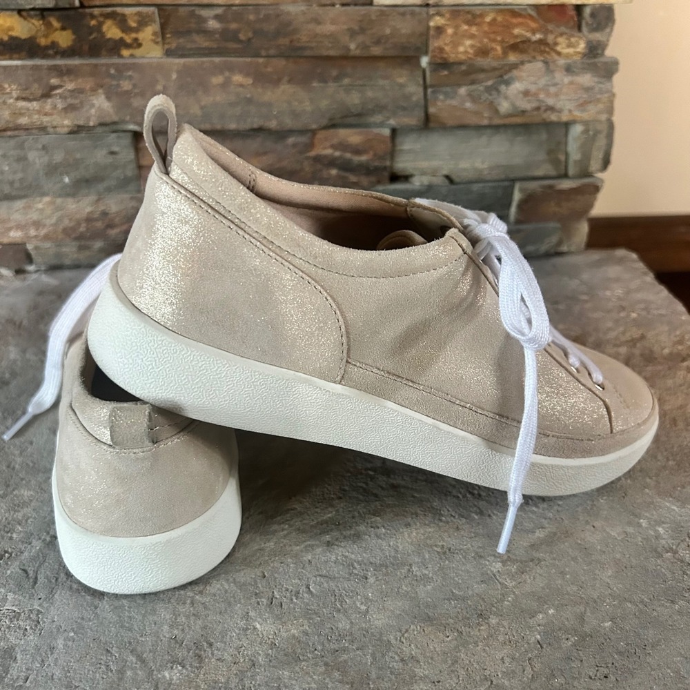 Vionic Winny Gold Metallic Comfort Sneakers Size 9 - Picture 4 of 7
